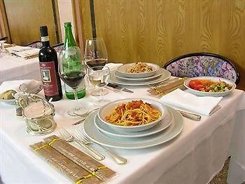 Esperia Hotel 3*